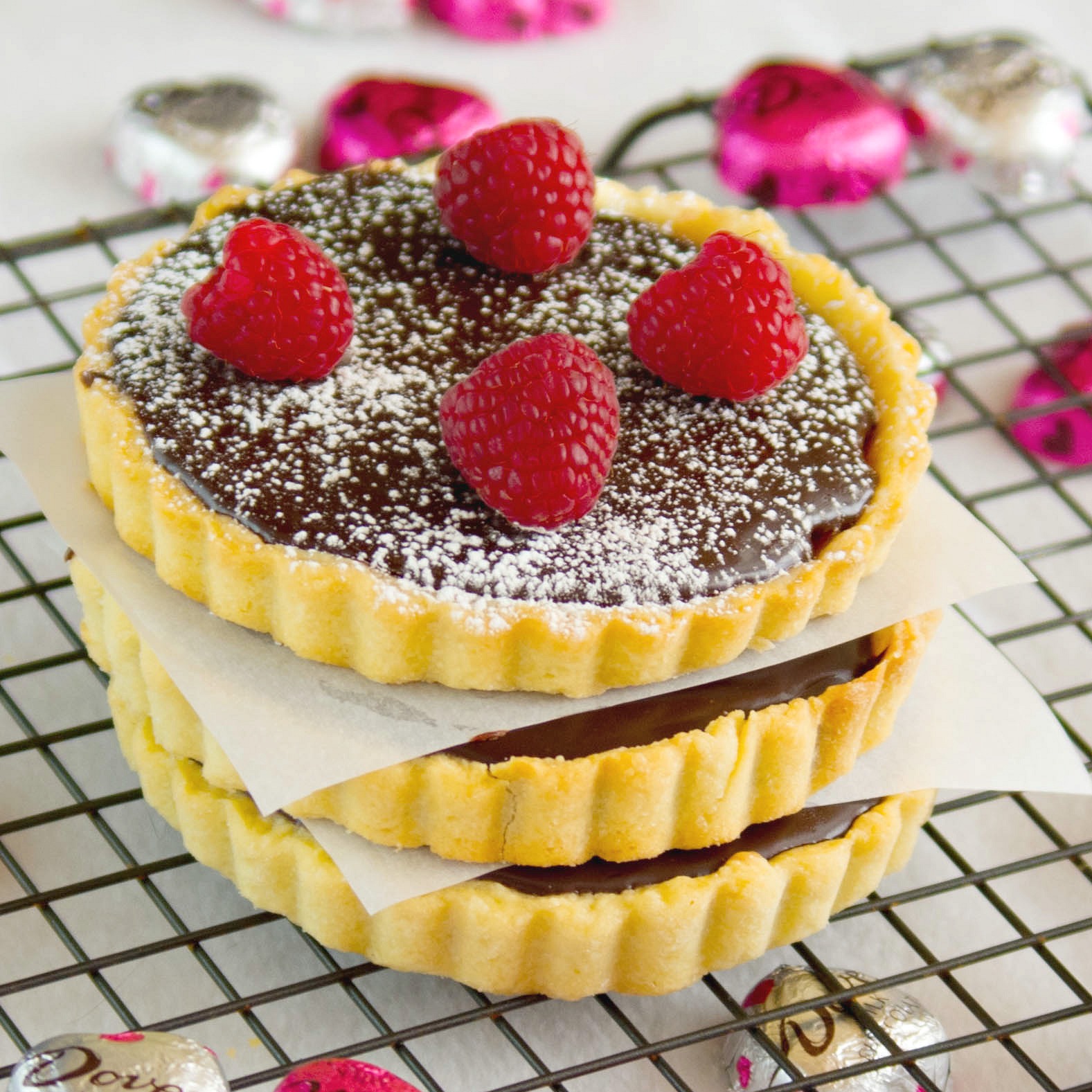 If you want to impress your significant other, make this Chocolate Raspberry Tart. The ultimate Valentine's Day dessert!| http://dadwhats4dinner.com