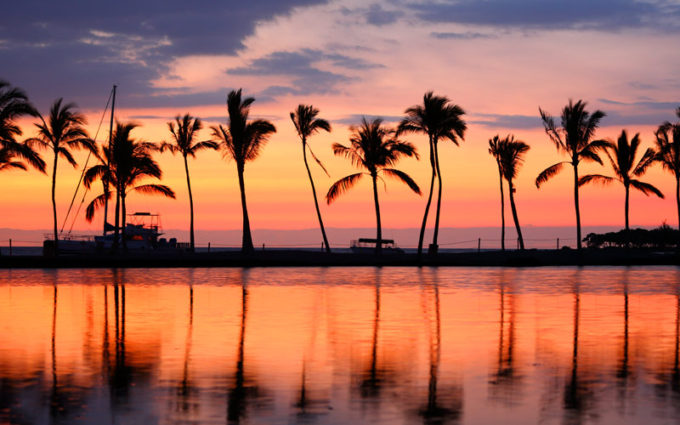 paradise-beach-sunset-at-big-island-hawaii-usa